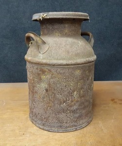 lot 1089 image: Vintage Milk Can - about 20 Tall