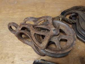 lot 1094 image: Lot of Pulleys - Cast Iron and Steel