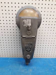 lot 1123 image: Vintage Duncan Parking Meter 1 or 5 - No key