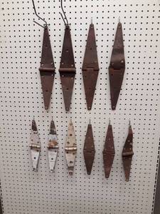 lot 1132 image: Lot of Vintage Barn Door Hinges - Top row are 16 and Bottom row are 12
