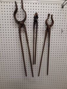 lot 1140 image: Lot of (3) Blacksmith Tools
