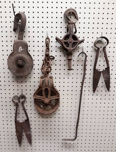 lot 1143 image: Lot of Antique Steel and Cast Iron Pulleys and More