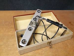lot 1158 image: Vintage Mov-E-Lite Film Camera Light Bar in Case