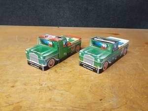 lot 1162 image: Pair of Craftsman Gift Tins w Screwdrivers 2004
