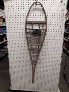 lot 1164 image: Antique Snowshoe - great wall hanger - about 48 x 13