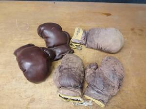 lot 1184 image: Lot of Boxing Gloves - Benlee and Wilson