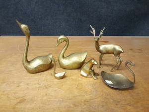 lot 1188 image: Lot of Solid Brass Swans, Deer and Bear
