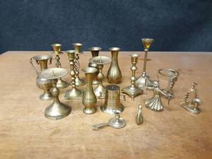 lot 1190 image: Vintage and Modern Brass Dcor