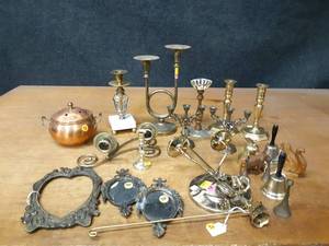 lot 1191 image: Large Lot of Home Dcor