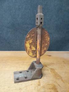 lot 1371 image: Antique Hayes Target Stand for Railroad Derailers