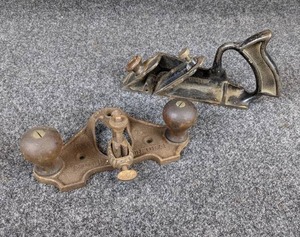 lot 1221 image: Antique Stanley No. 71 Router Plane with Ornate Wood Plane