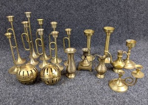 lot 1241 image: Vintage and Modern Brass Dcor