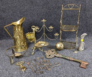 lot 1242 image: Vintage and Modern Brass and Steel Decor