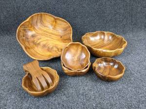 lot 1253 image: Vintage Philippine Monkey Pod Wooden Salad Service Set