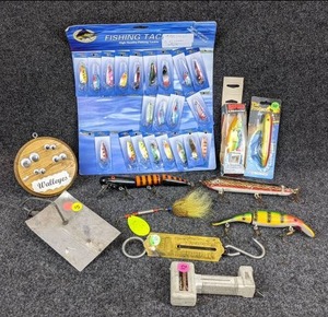 lot 1256 image: Fishing Tackle - Muskie Lures, Scales, and MORE Includes Homer LeBlanc and a Coolidge Trollo-Plane