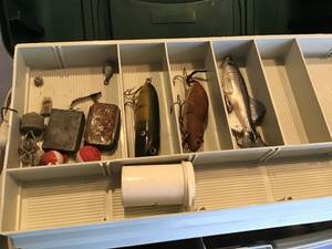 lot 653 image: Fishing Tackle Box with Tackle
