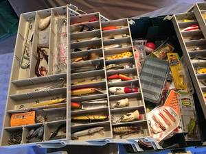 lot 654 image: Fishing Tackle Box with Tackle