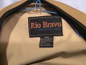 lot 658 image: Rio Bravo Fishing Life Vest and Tackle Box