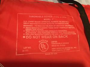 lot 660 image: Throwable Device and Oars Brand New