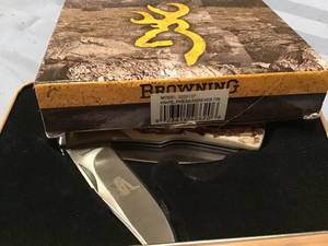 lot 688 image: Browning Pheasants Forever Knife