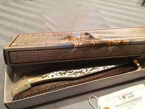 lot 692 image: Stands Alone Chipaway Classic Knife