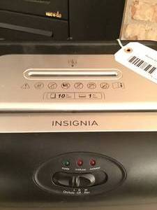 lot 637 image: Insignia Micro-Cut Paper Shredder