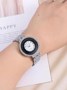 Round Pointer Quartz Watch