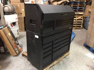 lot 22 image: Husky Industrial 52 in. W x 21.5 in. D 15-Drawer Tool Chest and Rolling Cabinet Combo with LED Light in Matte Black missing keys see pictures