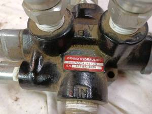 lot 36 image: New Hydraulic Control Valve - No Box