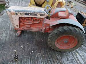 lot 45 image: Sandbox Toys including an Ertl 116th Scale Case Tractor for Parts, Tonka Loader, and More
