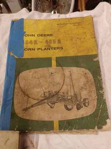 lot 50 image: Four Vintage John Deere Operators Manuals and an I&T John Deere Shop Manual