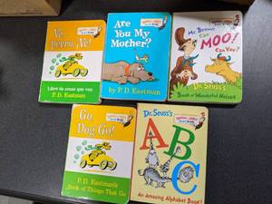 5 Mini Dr. Seuess Books See Photos...