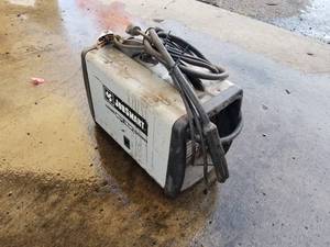 lot 1107 image: Jobsmart Fluxcore MIG 125 Welder