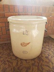 lot 43 image: 12 Gallon Redwing Crock