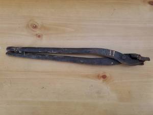 lot 89 image: Single Old Blacksmiths Tong