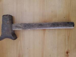 lot 93 image: Vintage Texture Hammer U Shape