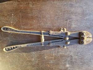 lot 103 image: Porters New Easy Antique Bolt Cutters
