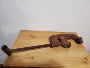 lot 52 image: NYE Tool Co. Pipe Cutter