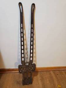 lot 55 image: Vintage Cattle Dehorner