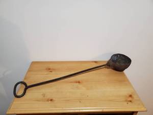 lot 121 image: Vintage Cast Iron Blacksmith Melting Ladle Scoop