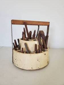 lot 127 image: Collection of Chisels