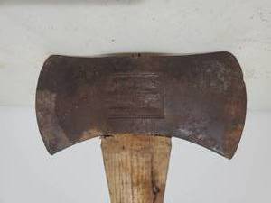 lot 153 image: Vintage Embossed Blish Mize & Silliman Double Bit Axe Head