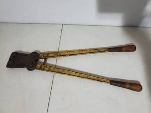 lot 159 image: Vintage Helwig Number 2 Button Punch