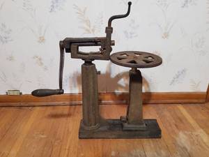 lot 167 image: Antique L.T. Hulbert Barrel Seamer