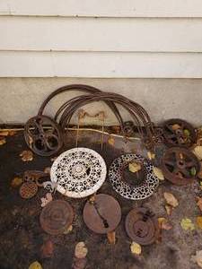 lot 216 image: Collection Of Vintage Metal Decorative Items