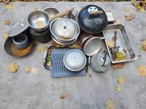 lot 231 image: Collection Of Kitchen Items