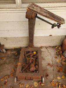 lot 239 image: Antique Fairbanks Scale