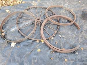 lot 246 image: Five Cut Wagon Wheel Rims