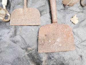 lot 252 image: Vintage Yard Tools