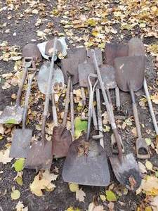 lot 253 image: Collection Of Shovels